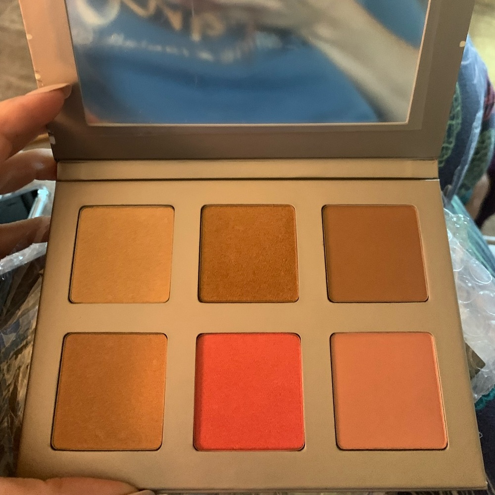 Makeup Bundle All New - Picture 4 of 5
